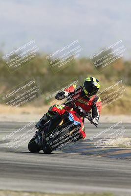 media/Oct-13-2025-Moto Forza (Mon) [[a66d839500]]/3-B Group/Session 3 Turn 2/